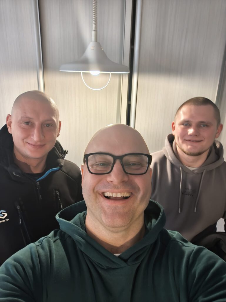 Nasi goście z wychowawcą panem Łukaszem