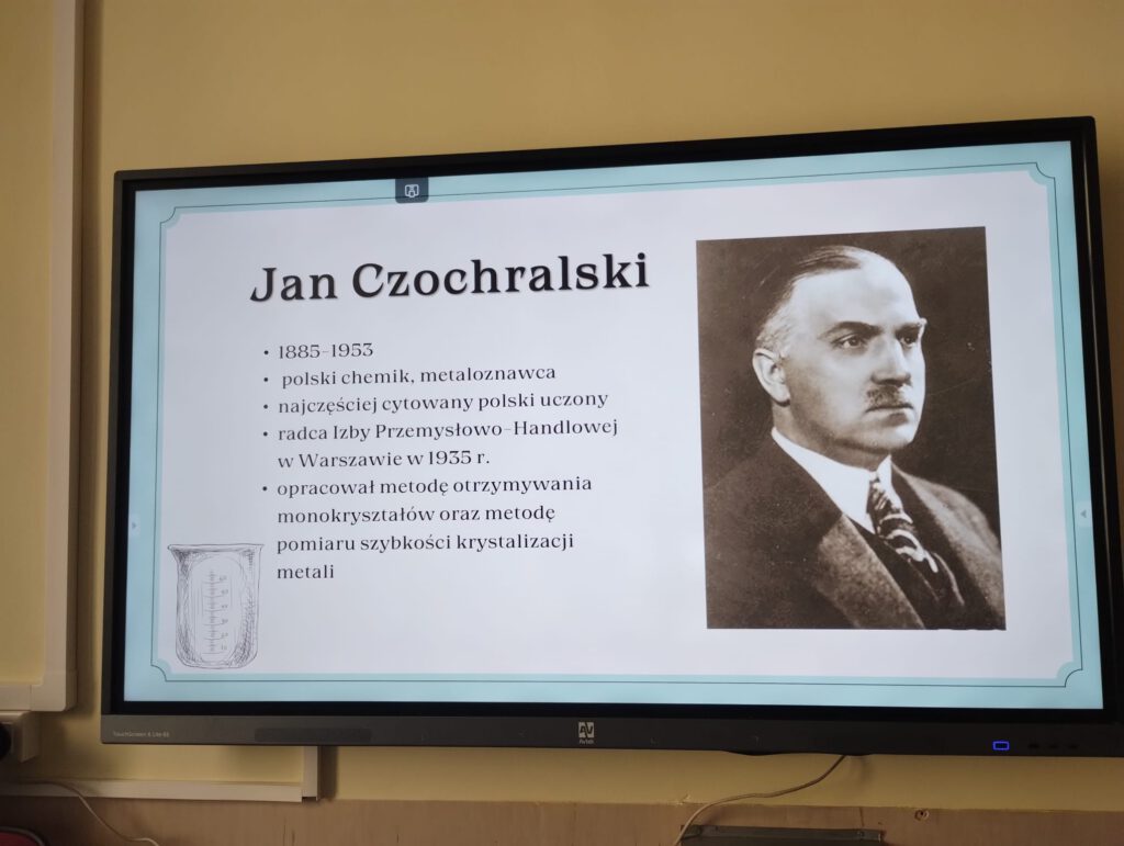 Slajd przedstawiający postać Jana Czochralskiego - polskiego chemika i metaloznawcę.